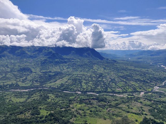 Paragliding near La Pintada